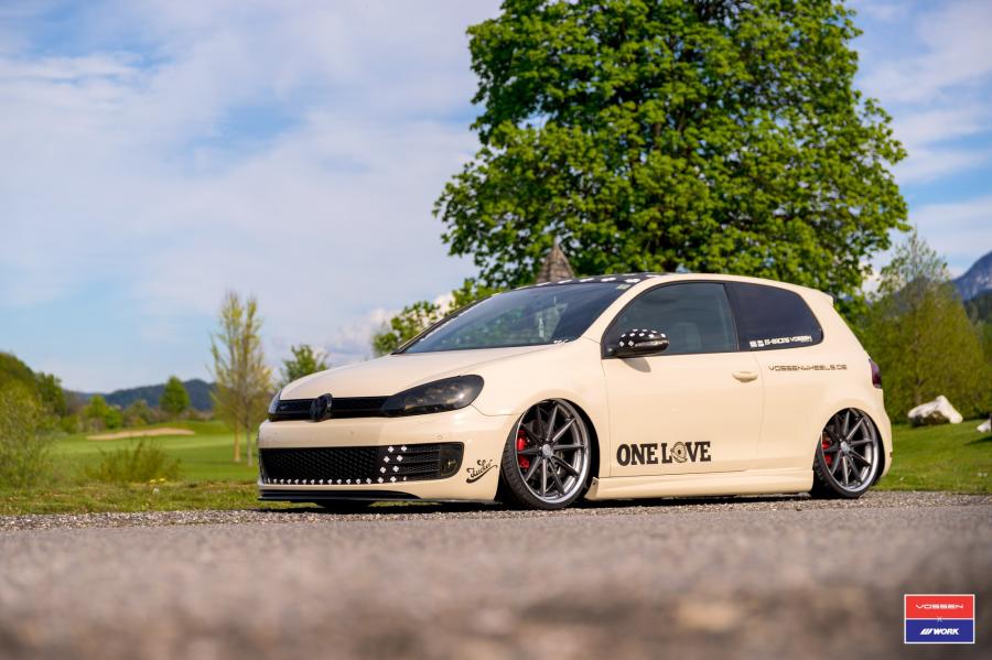  Volkswagen Golf GTi on Vossen Wheels (VWS-1) 2016 года  (фото 2 из 34)